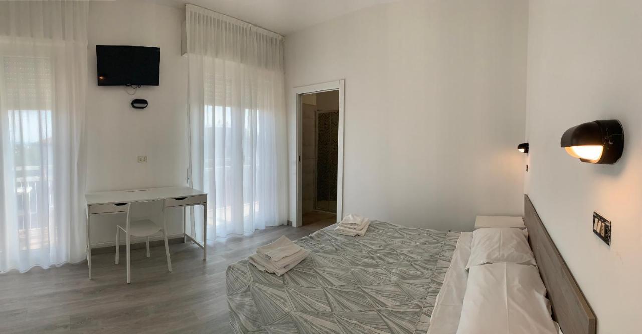 Hotel Laika Rimini Exterior photo